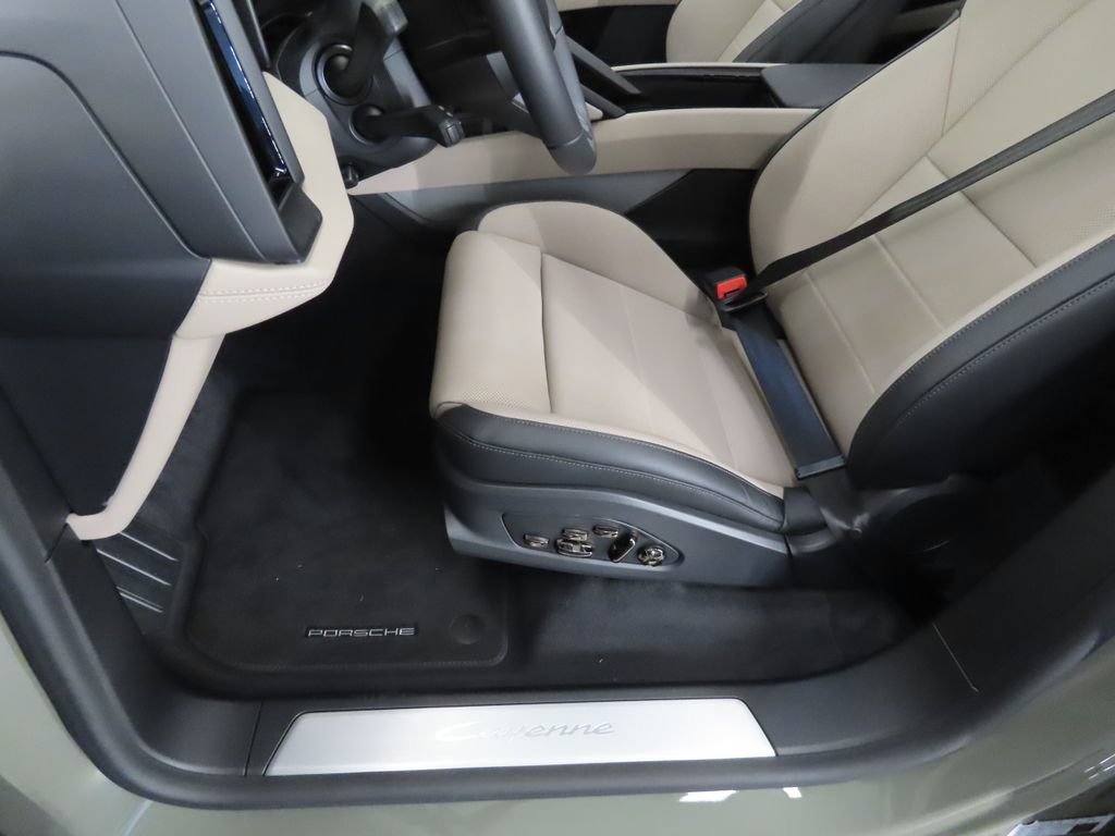 New 2026 Porsche Cayenne Electric AWD/4WD image 42