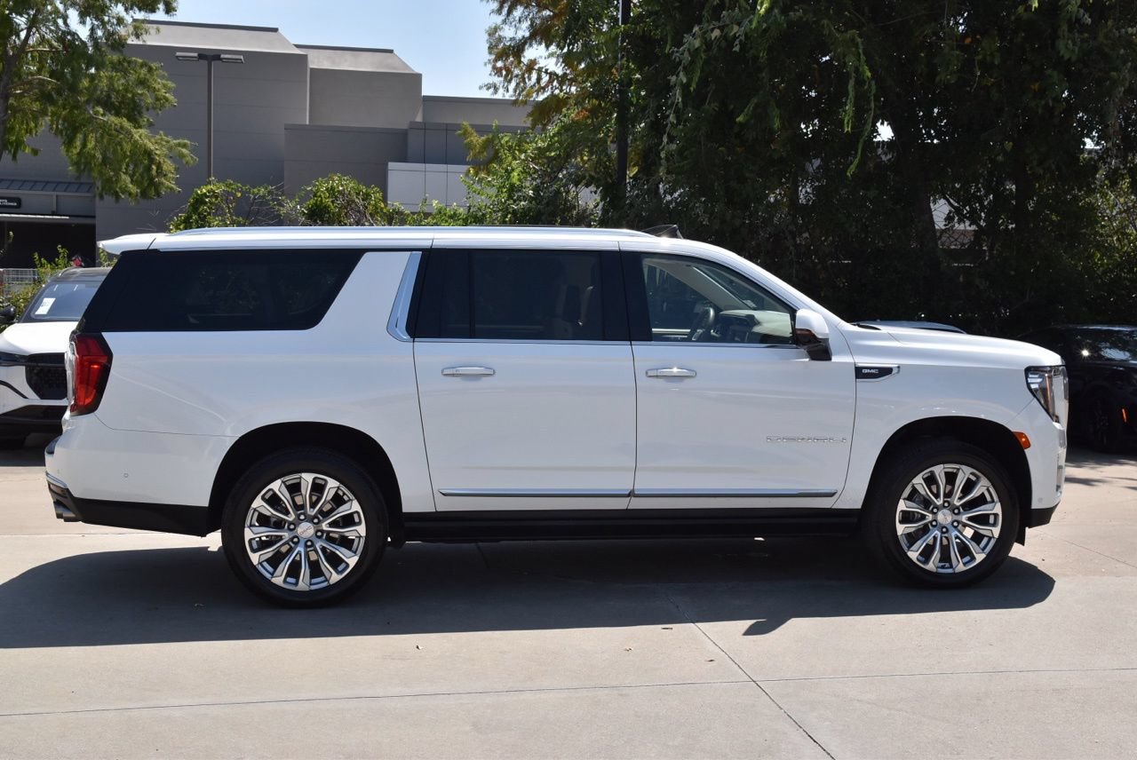 Used 2024 GMC Yukon XL Denali w/ Advanced Technology Package AWD/4WD image 6