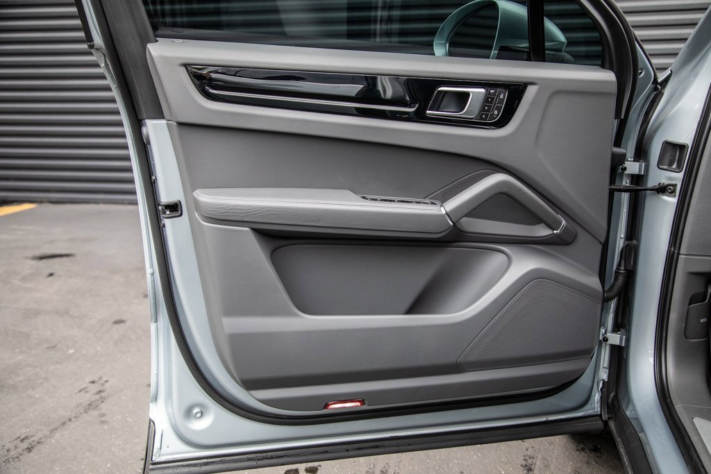 Certified 2023 Porsche Cayenne image 18