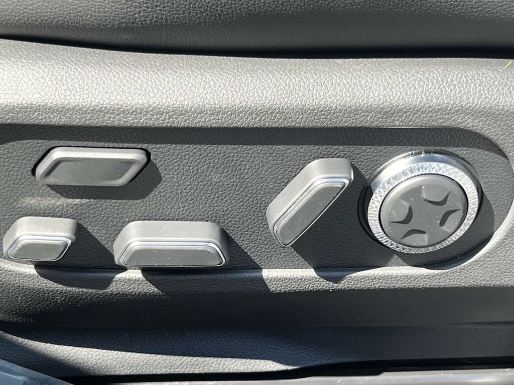 New 2024 Genesis GV60 Advanced AWD/4WD image 20