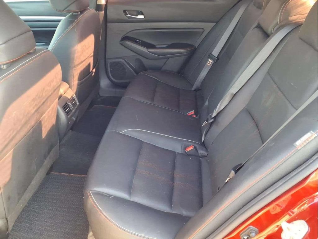 Used 2024 Nissan Altima 2.0 SR FWD image 12