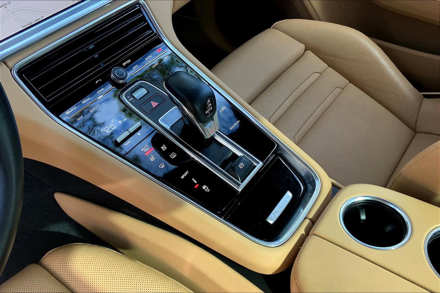 Used 2018 Porsche Panamera RWD image 17