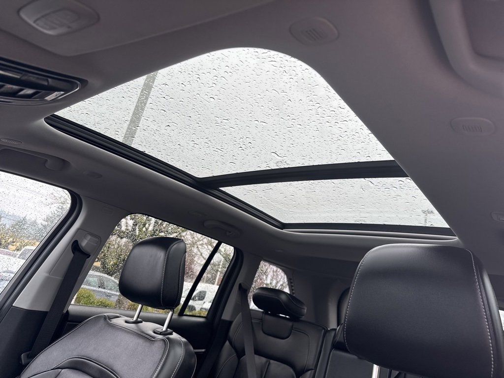 Used 2022 Jeep Grand Cherokee Limited image 13