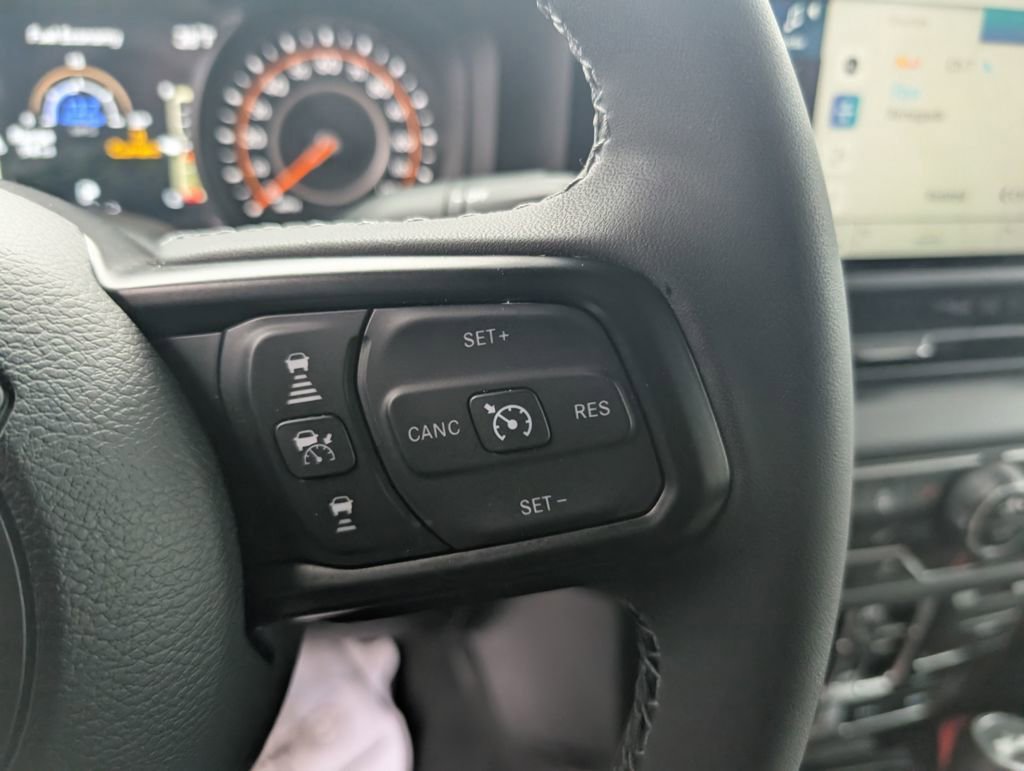 Used 2025 Jeep Wrangler Unlimited Rubicon image 17