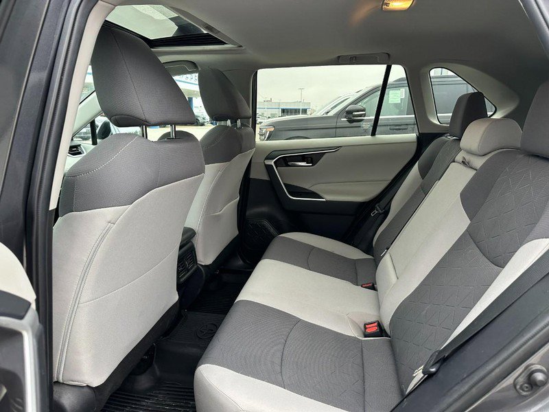 Used 2021 Toyota RAV4 XLE w/ Convenience Package image 10