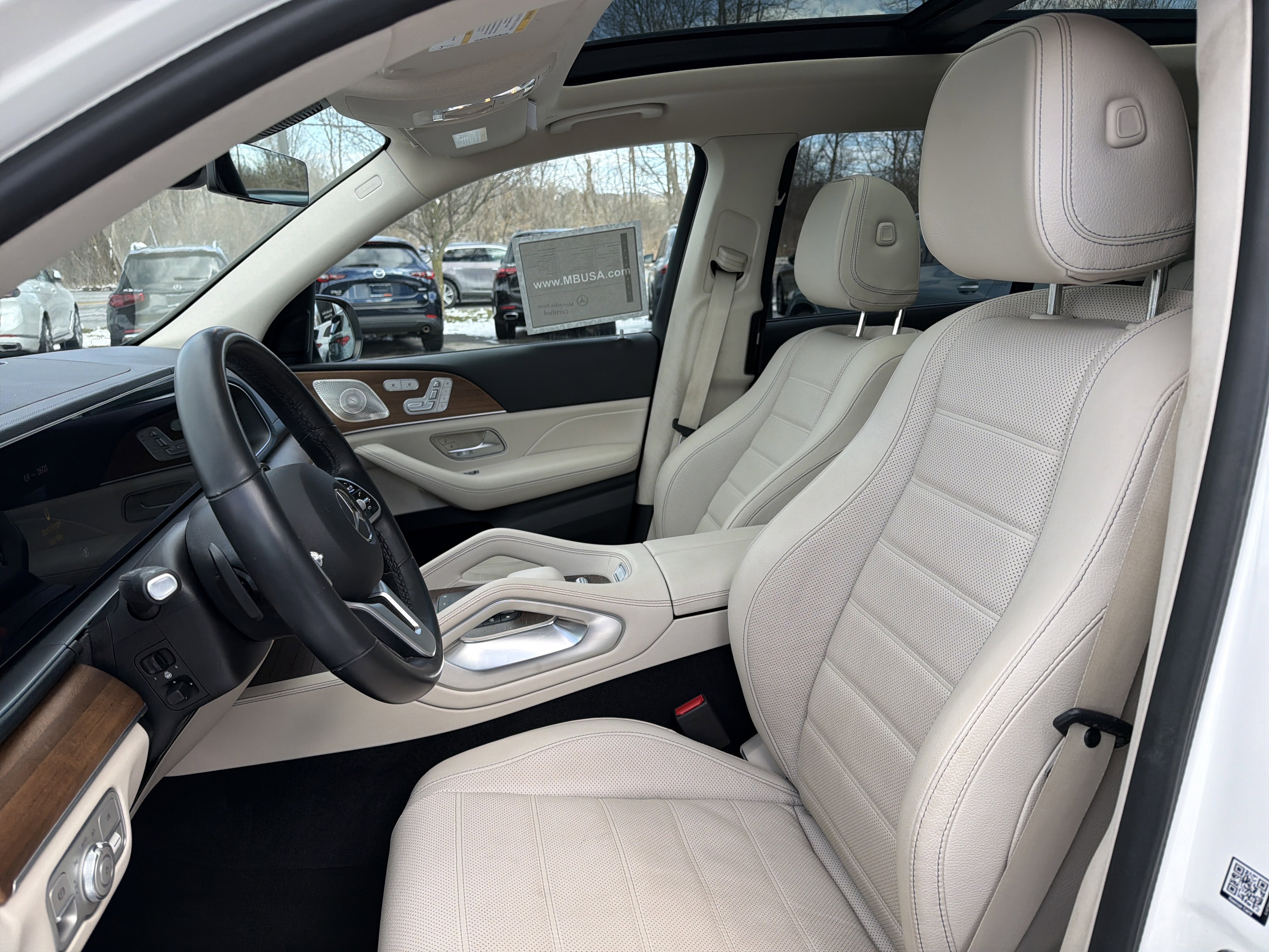 Used 2022 Mercedes-Benz GLS 450 4MATIC image 9