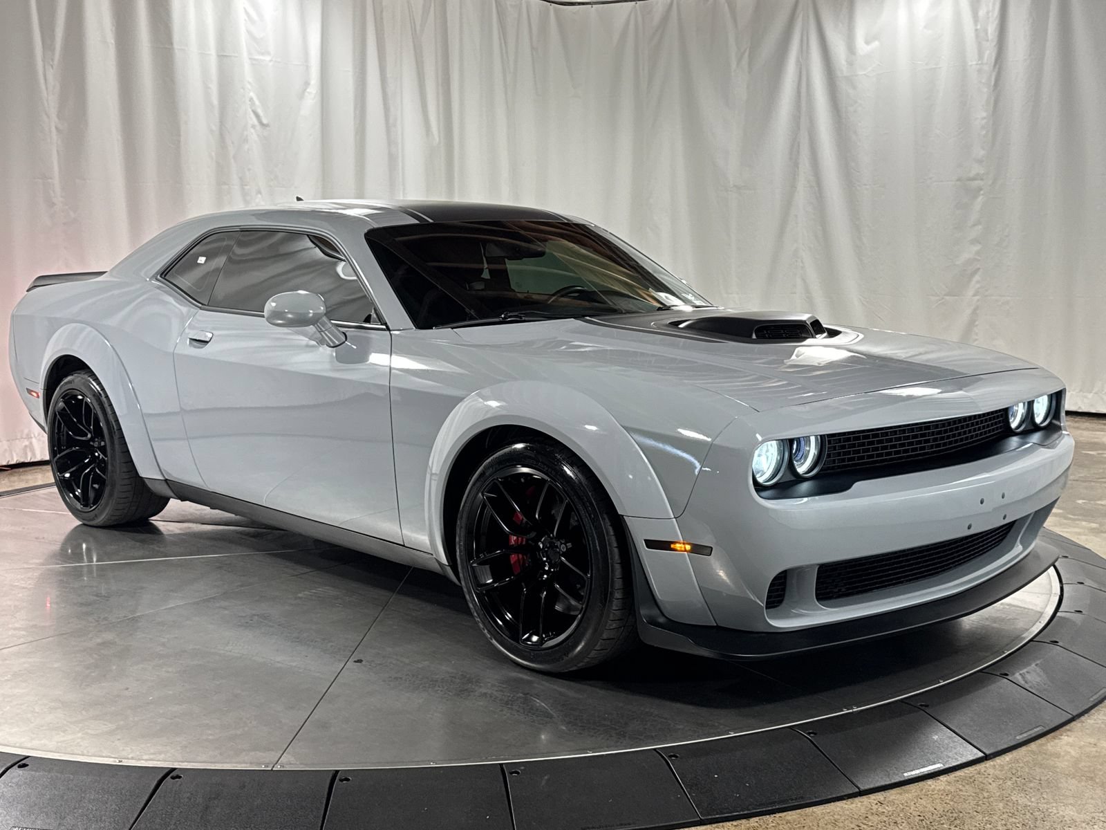 Used 2022 Dodge Challenger R/T Scat Pack RWD image 4