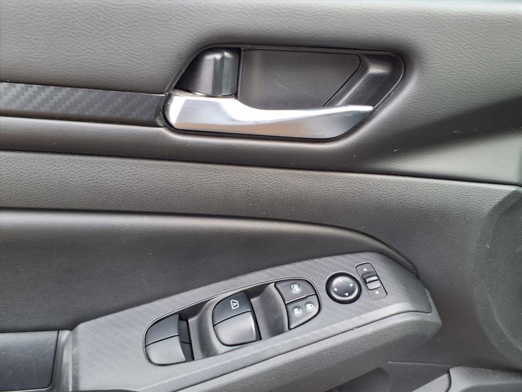 Used 2024 Nissan Altima 2.5 SV image 17