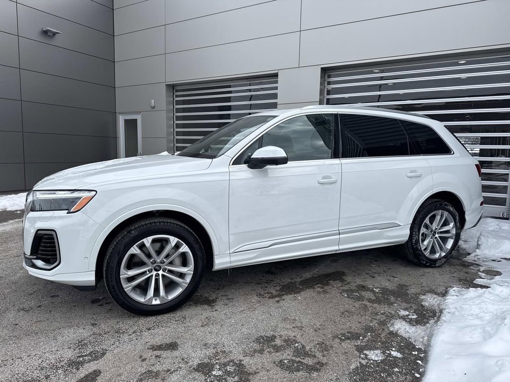 Used 2025 Audi Q7 3.0T Premium Plus image 3