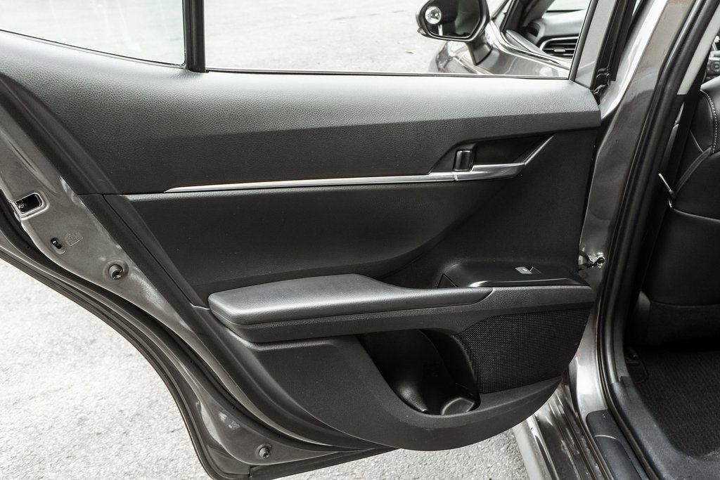 Used 2020 Toyota Camry SE image 29