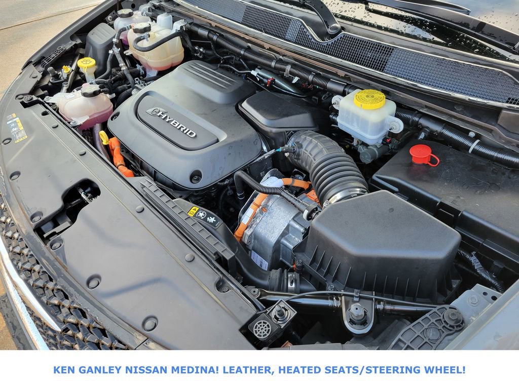 Used 2023 Chrysler Pacifica Touring-L image 24