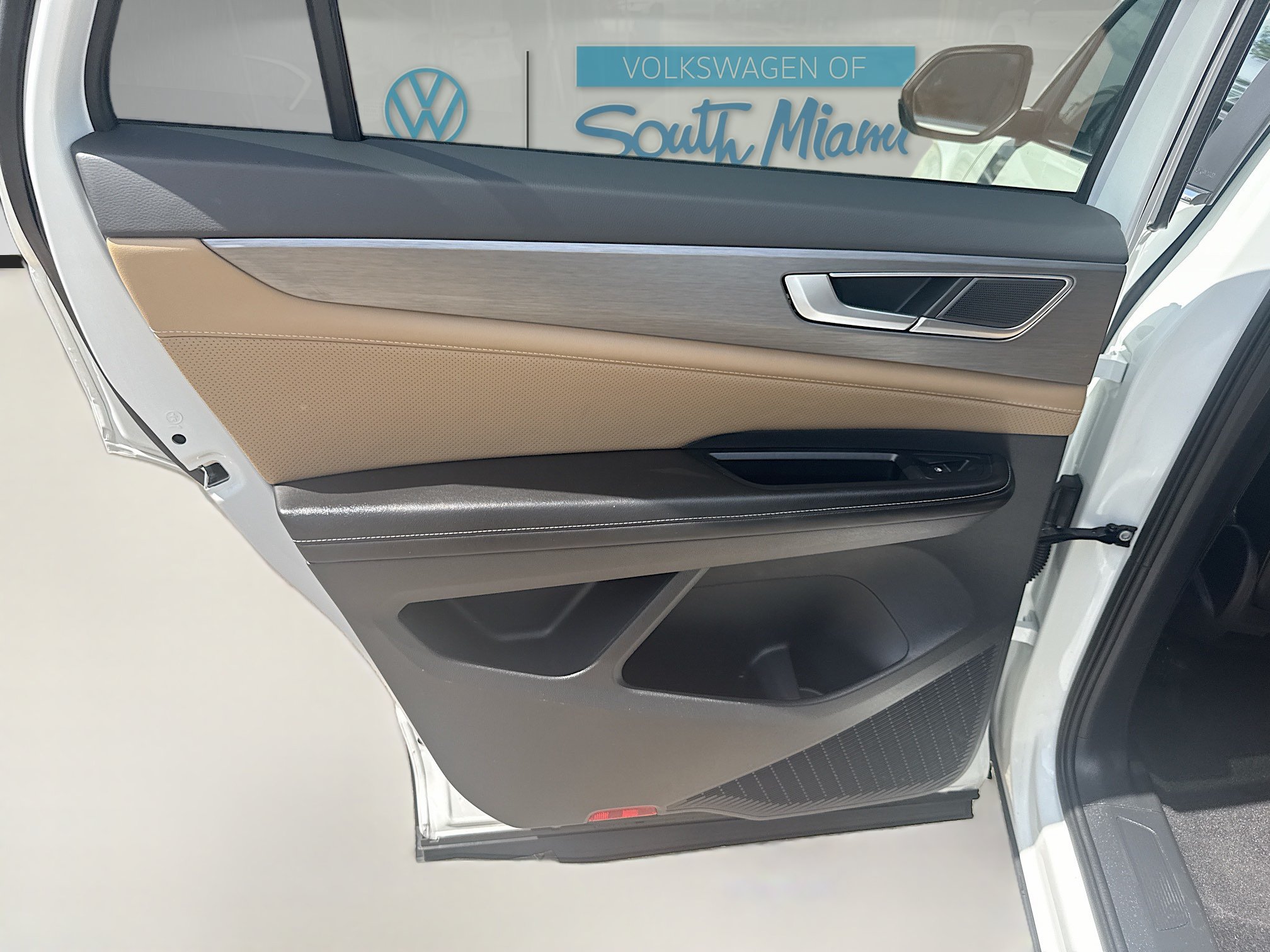 Certified 2024 Volkswagen Atlas Cross Sport SE FWD image 25