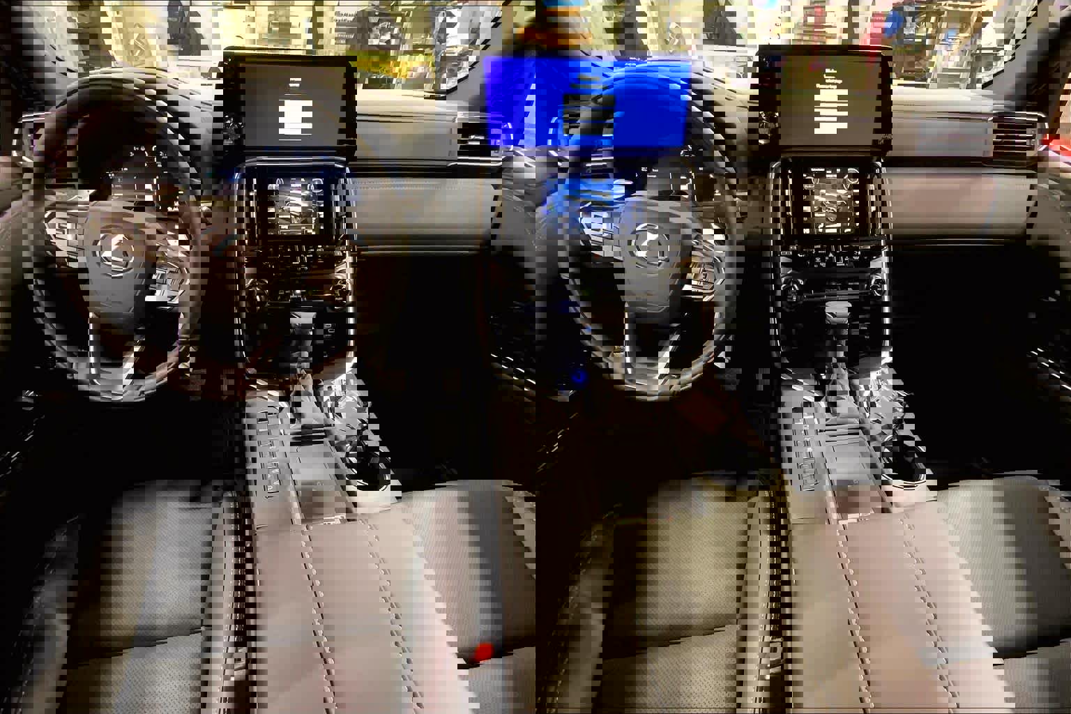 New 2026 Lexus LX 600 4WD w/ Luxury Package image 5