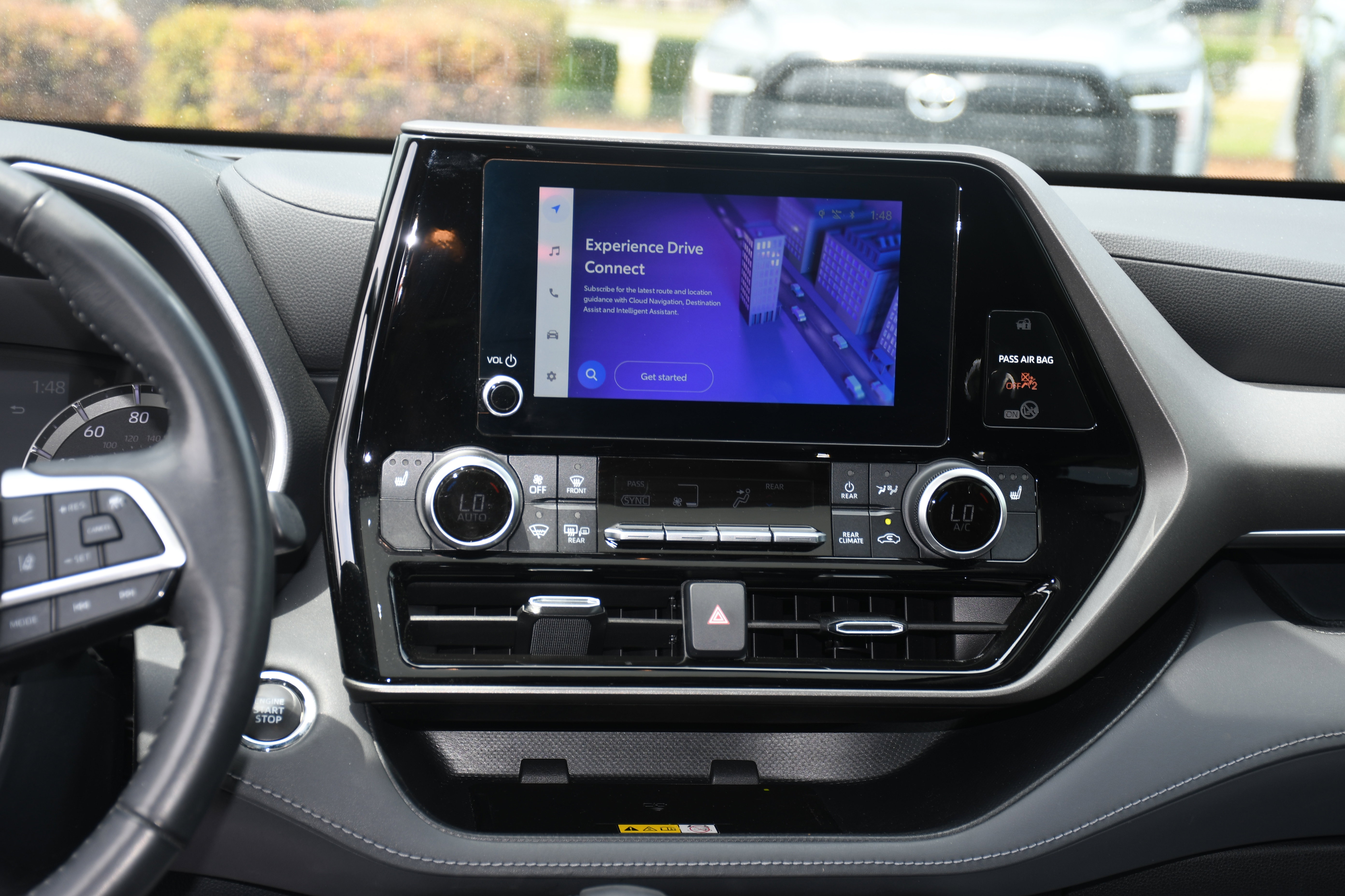 Used 2023 Toyota Highlander XLE FWD image 17