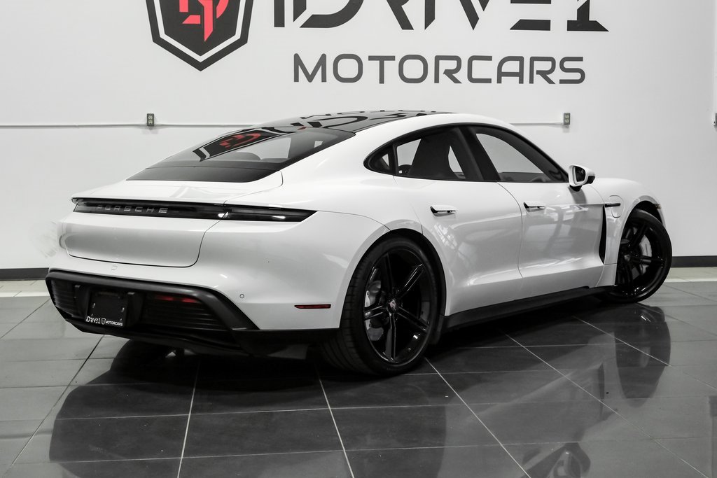 Used 2022 Porsche Taycan image 12