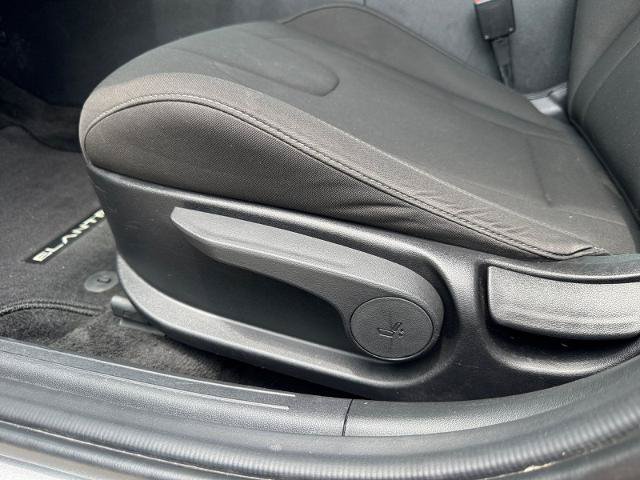 Used 2024 Hyundai Elantra SEL FWD image 18