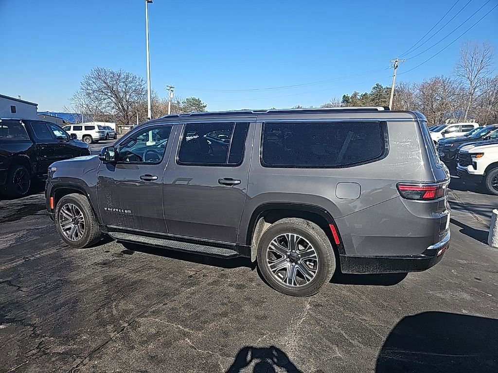 Certified 2024 Jeep Wagoneer L Series II w/ Flexible Seating Group image 3