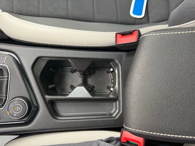 Certified 2025 Volkswagen Taos SE w/ Panoramic Sunroof Package image 22