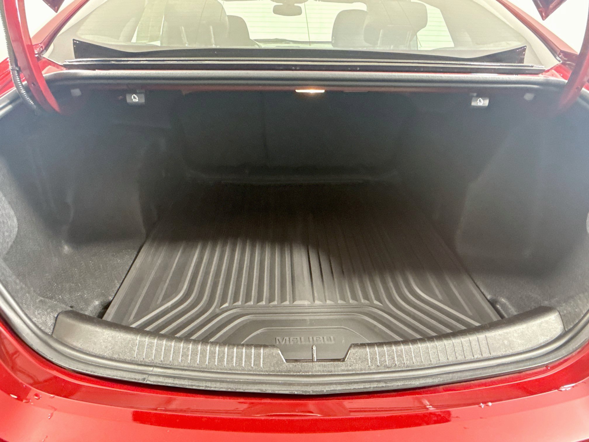 Used 2018 Chevrolet Malibu LT FWD image 25