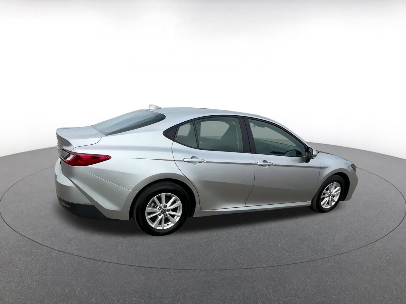 Used 2025 Toyota Camry LE image 15