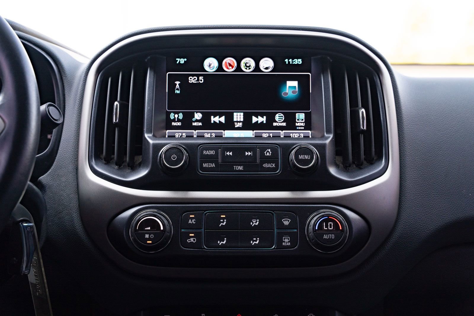 Used 2017 Chevrolet Colorado Z71 AWD/4WD image 26