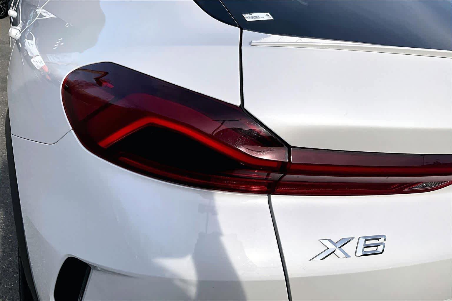 Used 2022 BMW X6 xDrive40i w/ Executive Package image 29