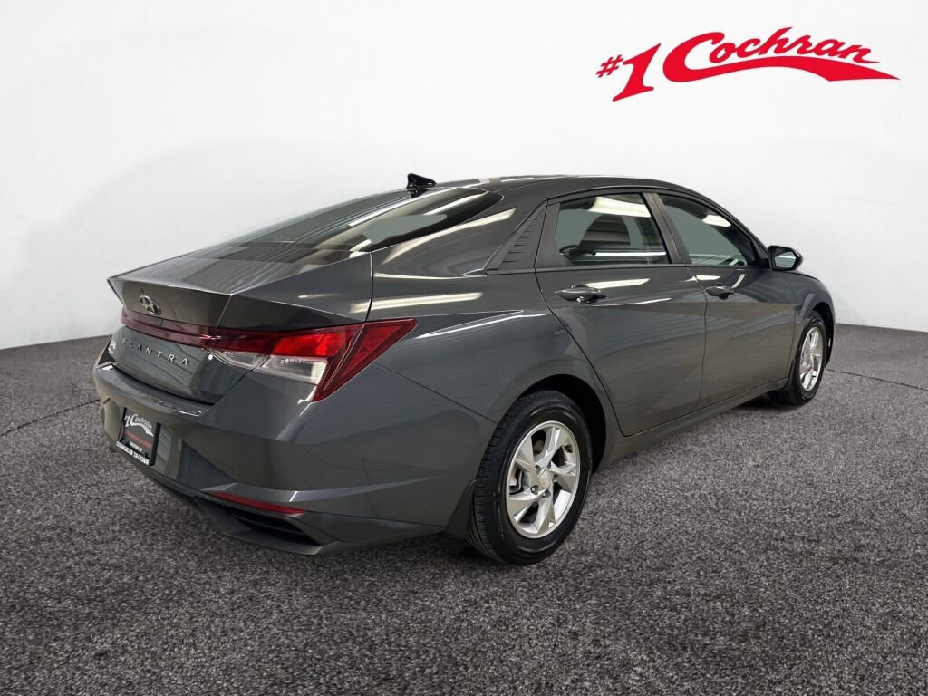 Used 2023 Hyundai Elantra SE image 21