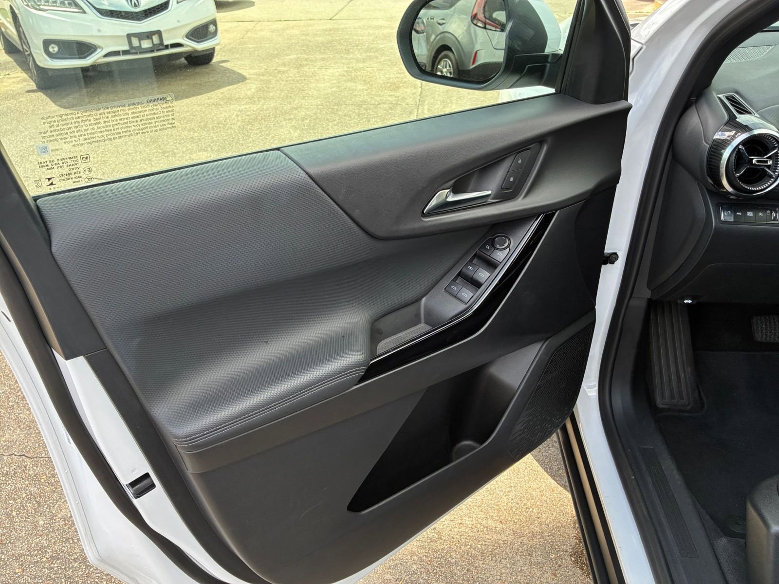 Used 2025 Chevrolet Equinox LT AWD/4WD image 15