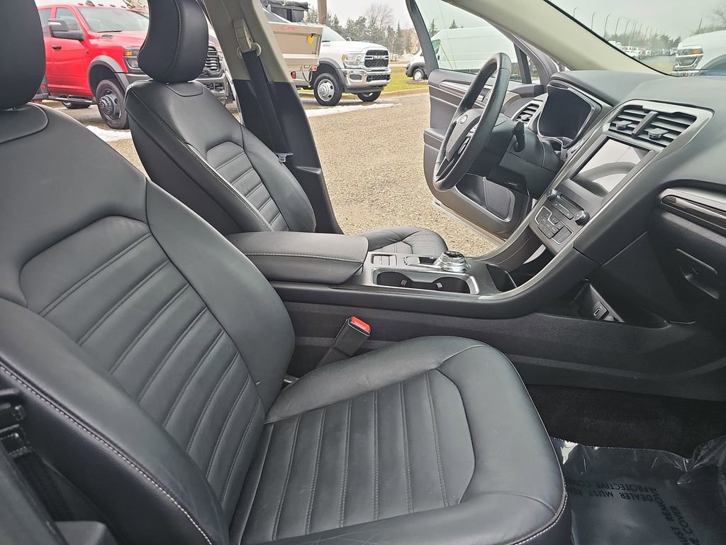 Used 2017 Ford Fusion Energi SE image 10