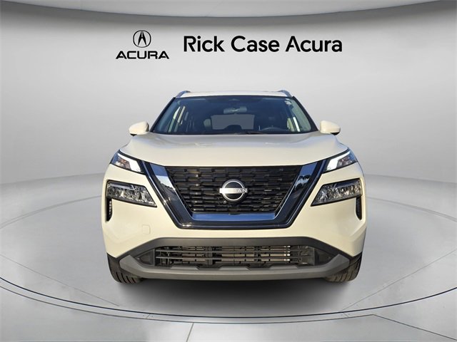 Used 2023 Nissan Rogue SV w/ SV Premium B Package image 5