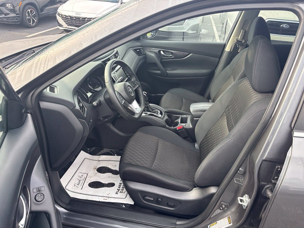 Used 2018 Nissan Rogue SV w/ Premium Package AWD/4WD image 9