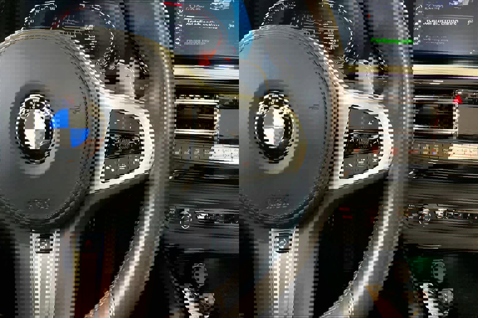 Used 2025 BMW Z4 sDrive30i image 23