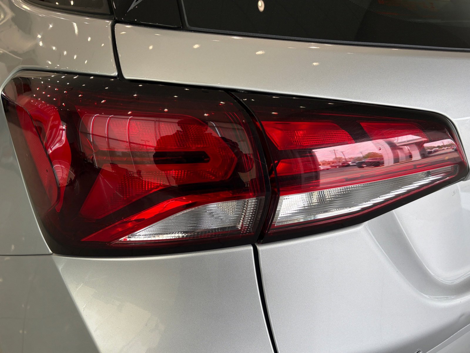 Used 2022 Chevrolet Equinox LS AWD/4WD image 25
