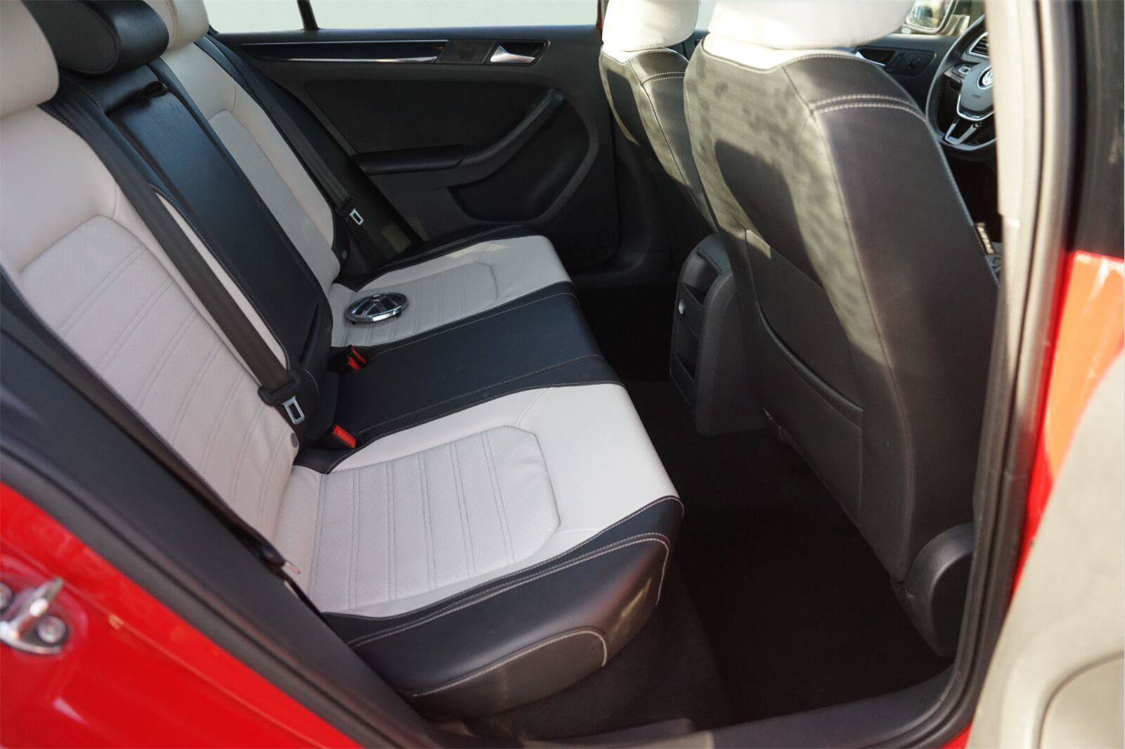 Used 2015 Volkswagen Jetta Sport FWD image 15