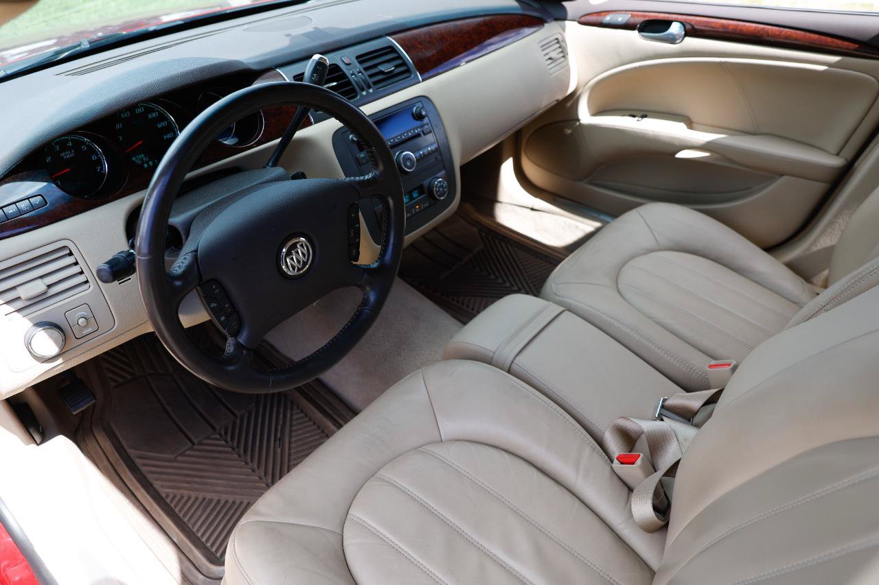 Used 2011 Buick Lucerne CXL FWD image 4