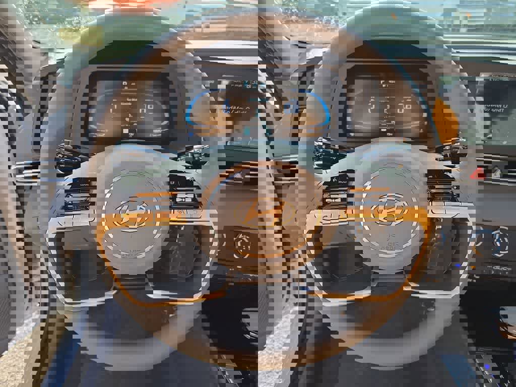 New 2026 Hyundai Elantra SE image 23