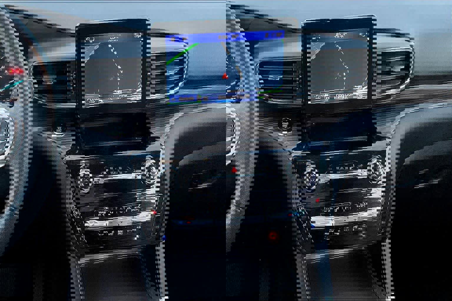 Used 2023 Ford Explorer Limited image 8