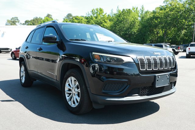 Used 2020 Jeep Cherokee Latitude image 2
