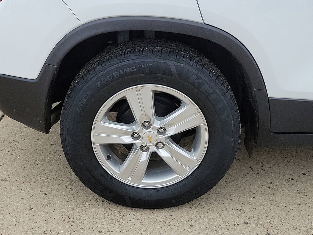 Used 2020 Chevrolet Trax LS w/ Tint and Cruise Package image 7