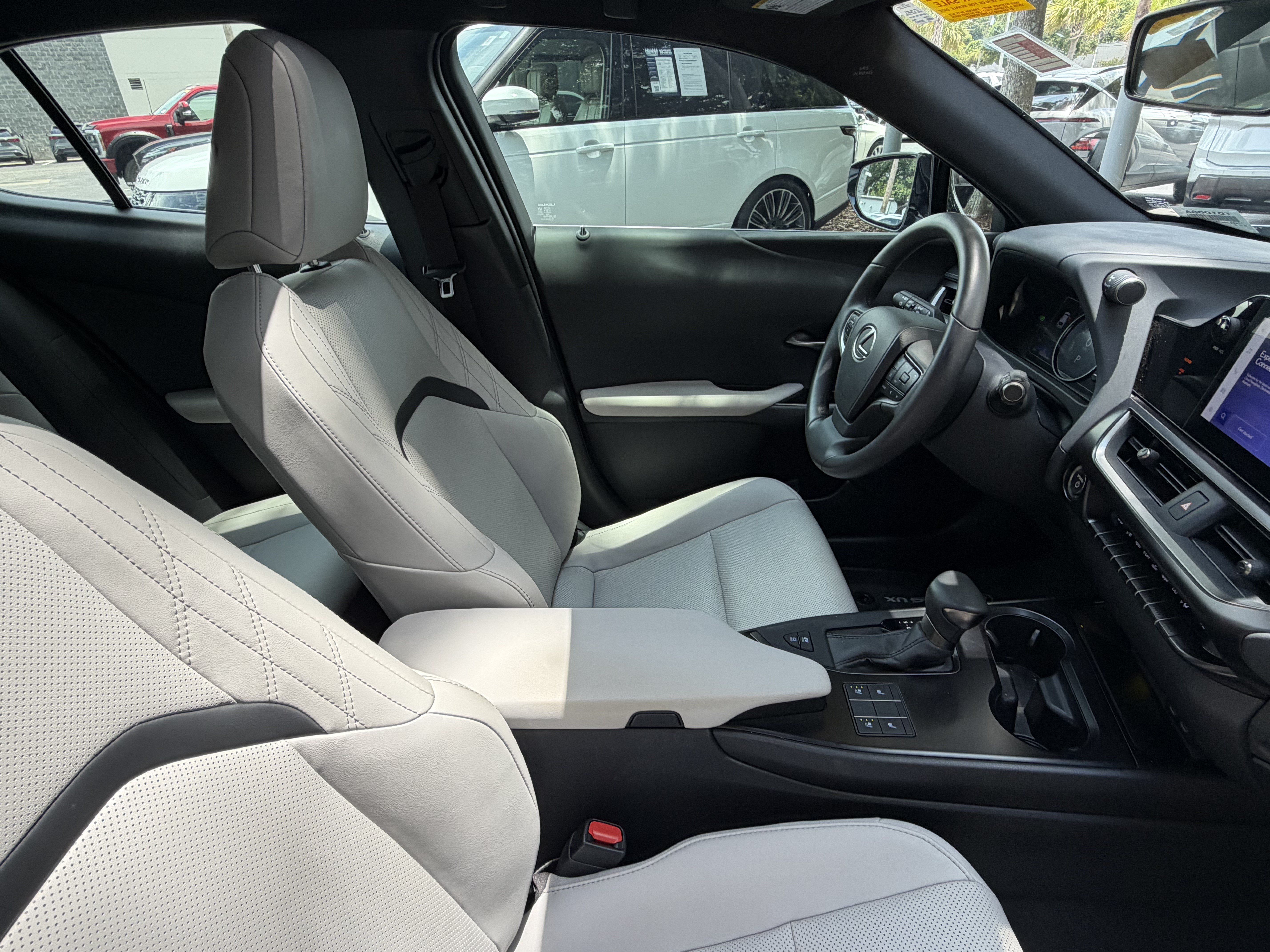 Used 2024 Lexus UX 250h F Sport FWD image 47