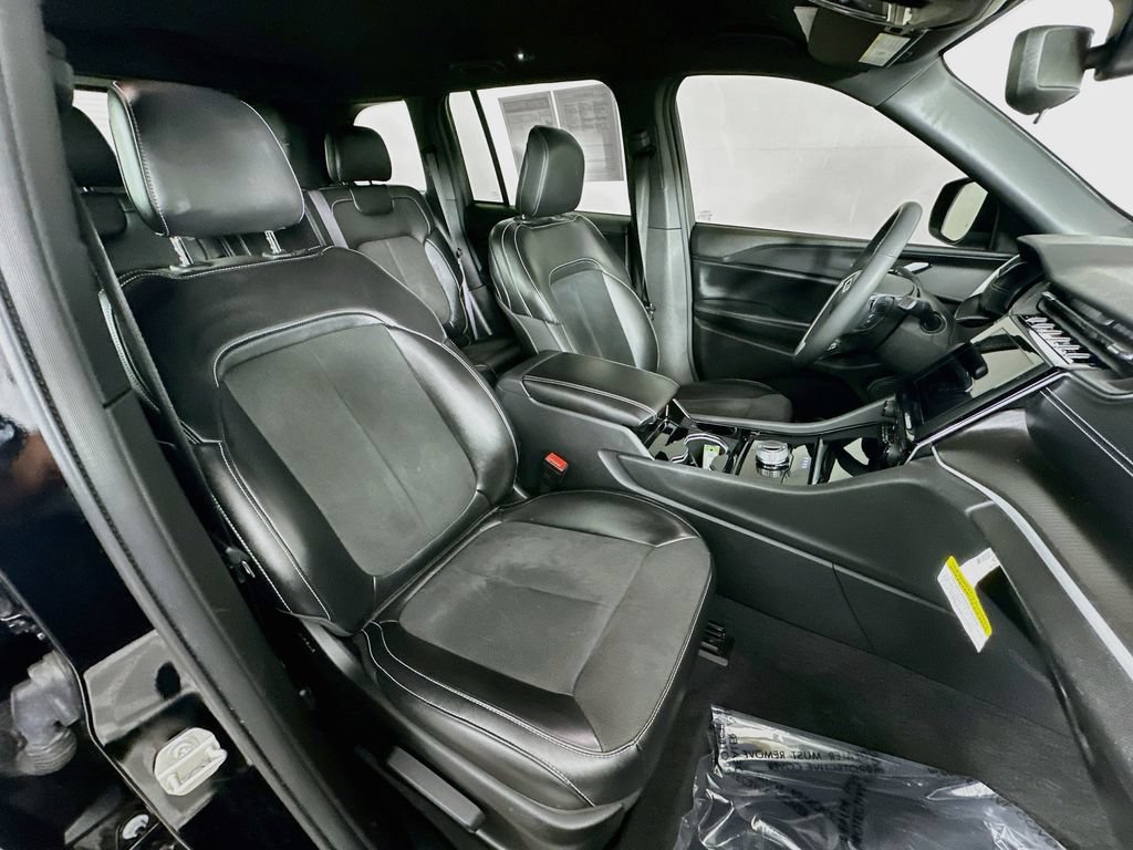 Certified 2023 Jeep Grand Cherokee Altitude AWD/4WD image 38