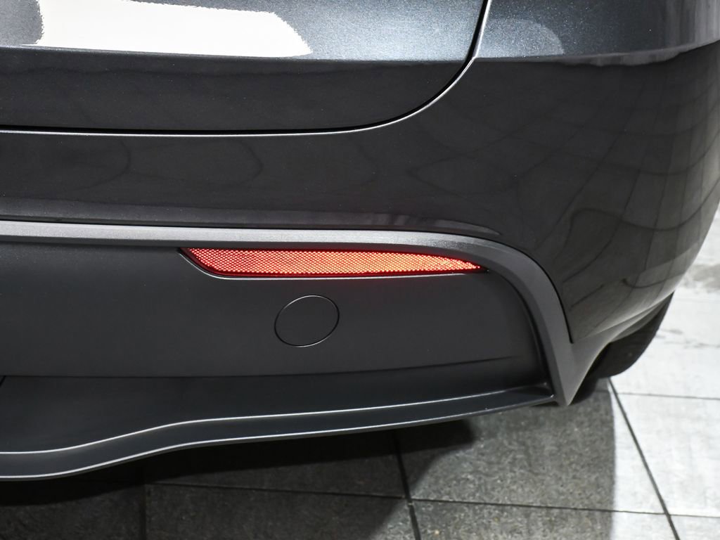 Used 2025 Tesla Model Y Long Range AWD/4WD image 90