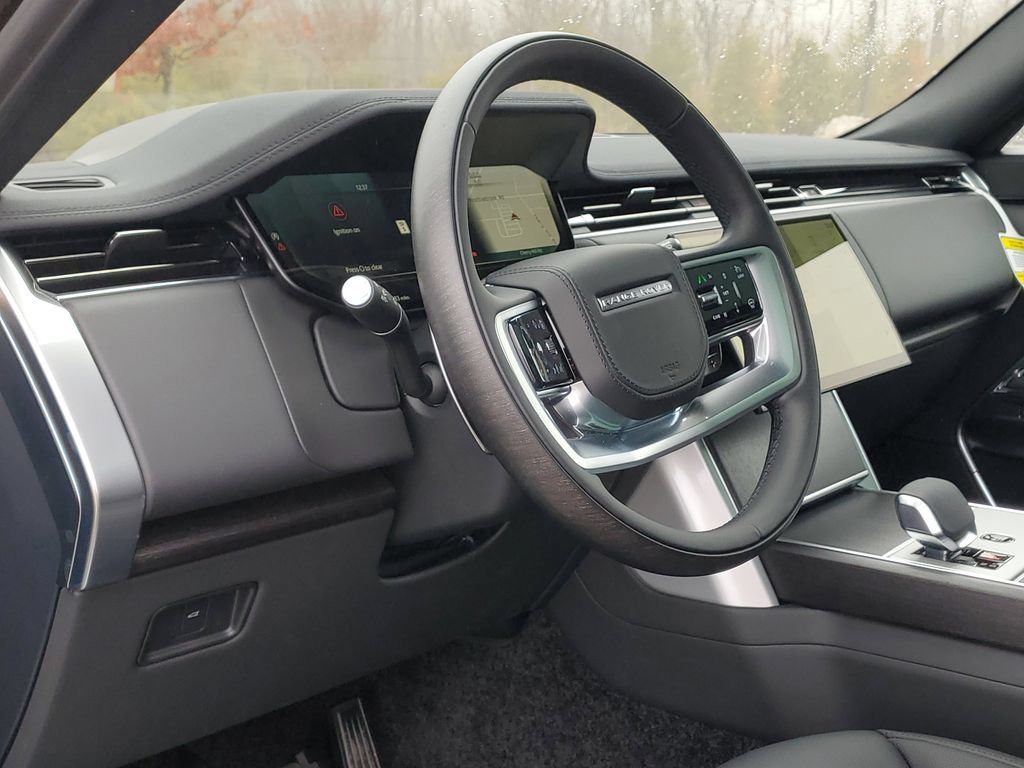 New 2026 Land Rover Range Rover Long Wheelbase SE AWD/4WD image 7