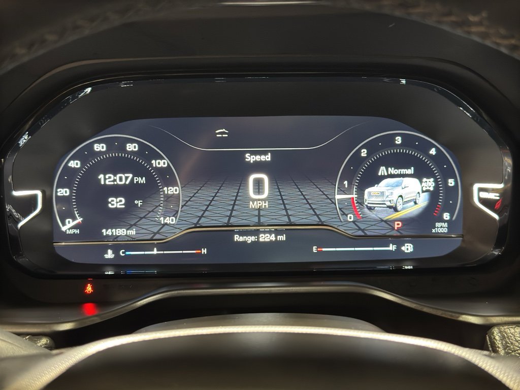 Used 2024 GMC Yukon XL Denali image 31