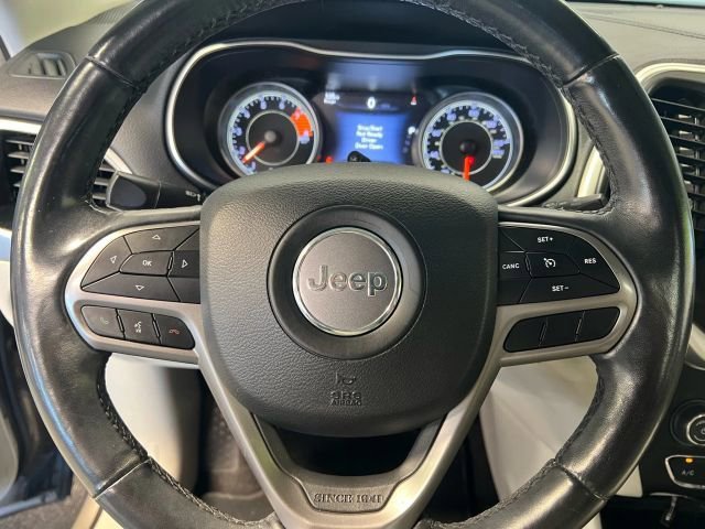 Used 2019 Jeep Cherokee Limited image 9