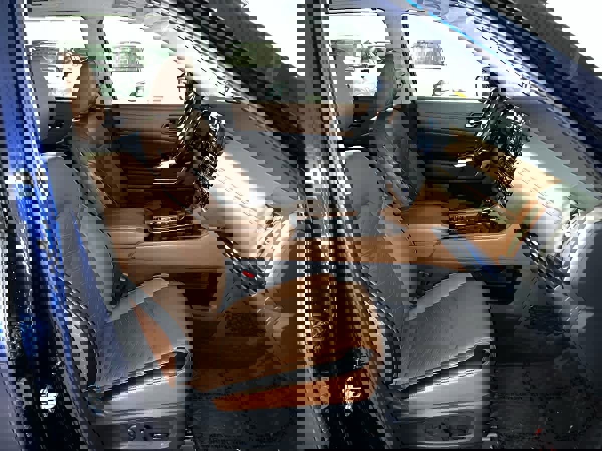 Used 2023 Nissan Pathfinder Platinum image 44