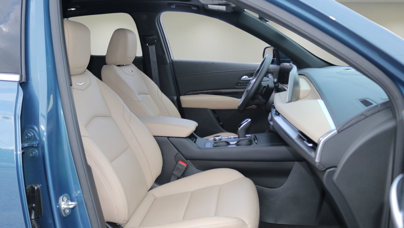 Certified 2025 Cadillac XT4 Premium Luxury FWD image 18