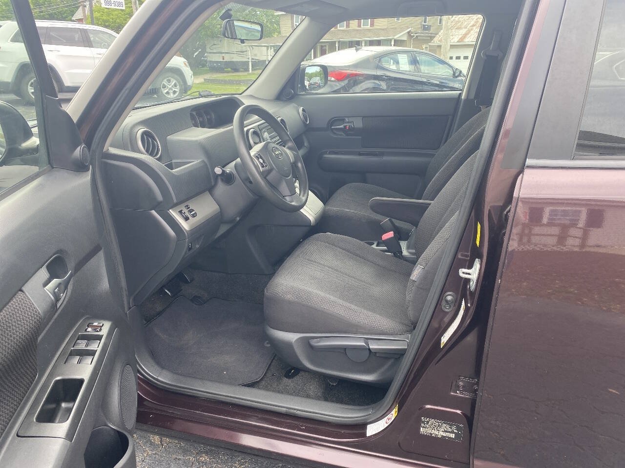 Used 2010 Scion xB FWD image 12