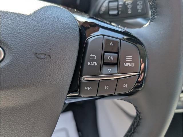 New 2025 Ford Escape SE image 25