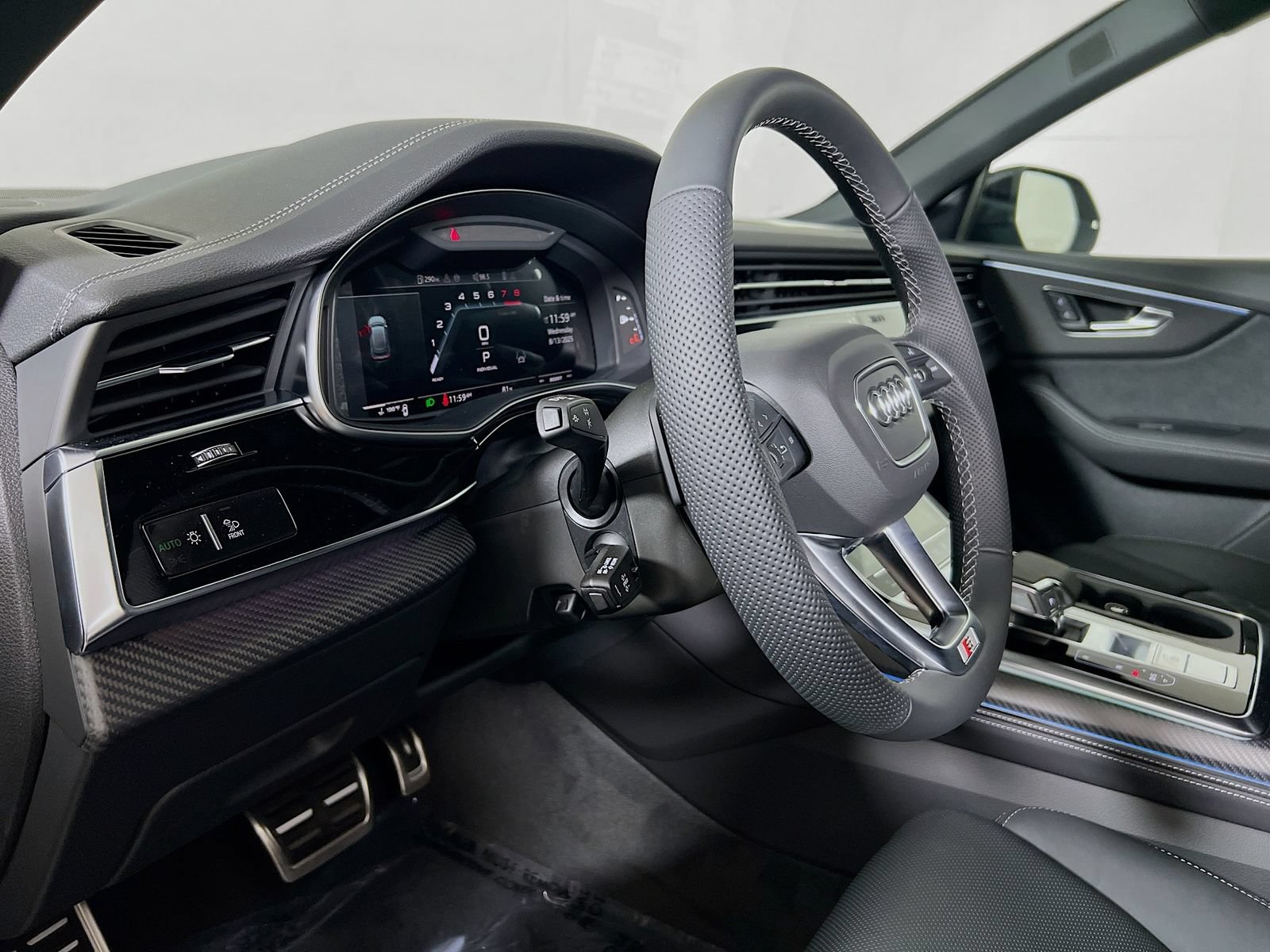 Used 2025 Audi SQ8 Premium Plus AWD/4WD image 9